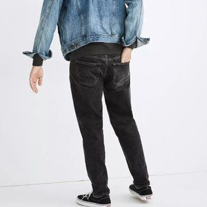 Madewell Relaxed Taper Jeans in Claybrook Wash